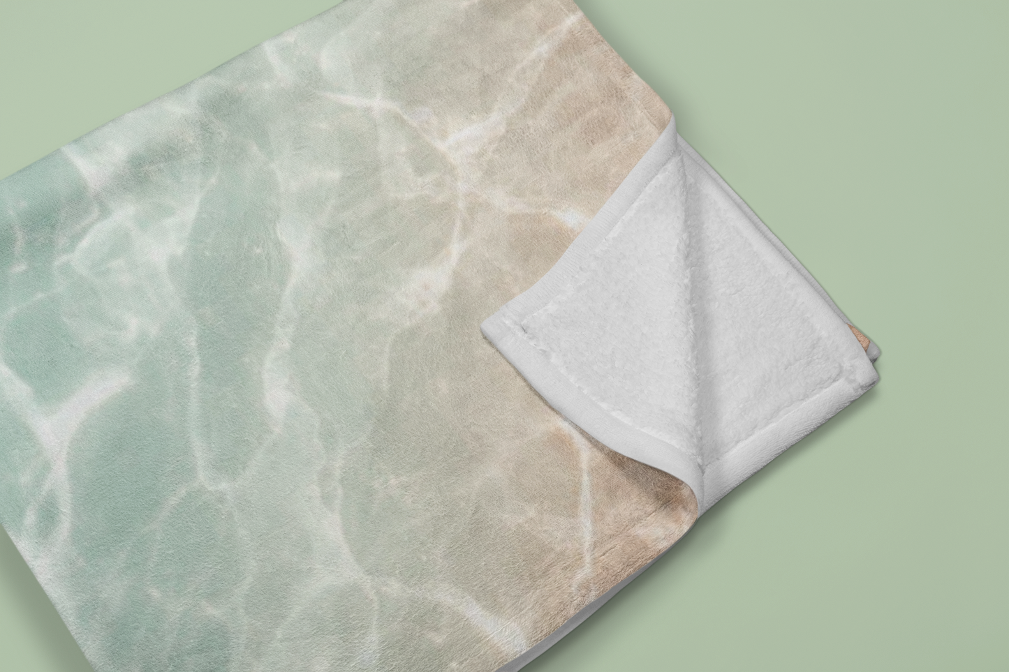 Manta Polar — “Silencio Poderoso Coastal Waves Velveteen Plush Blanket — Seafoam Beach Throw